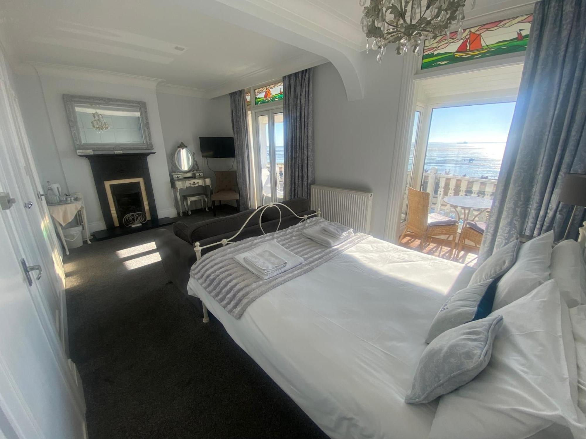Pebbles 4* Southend-on-Sea