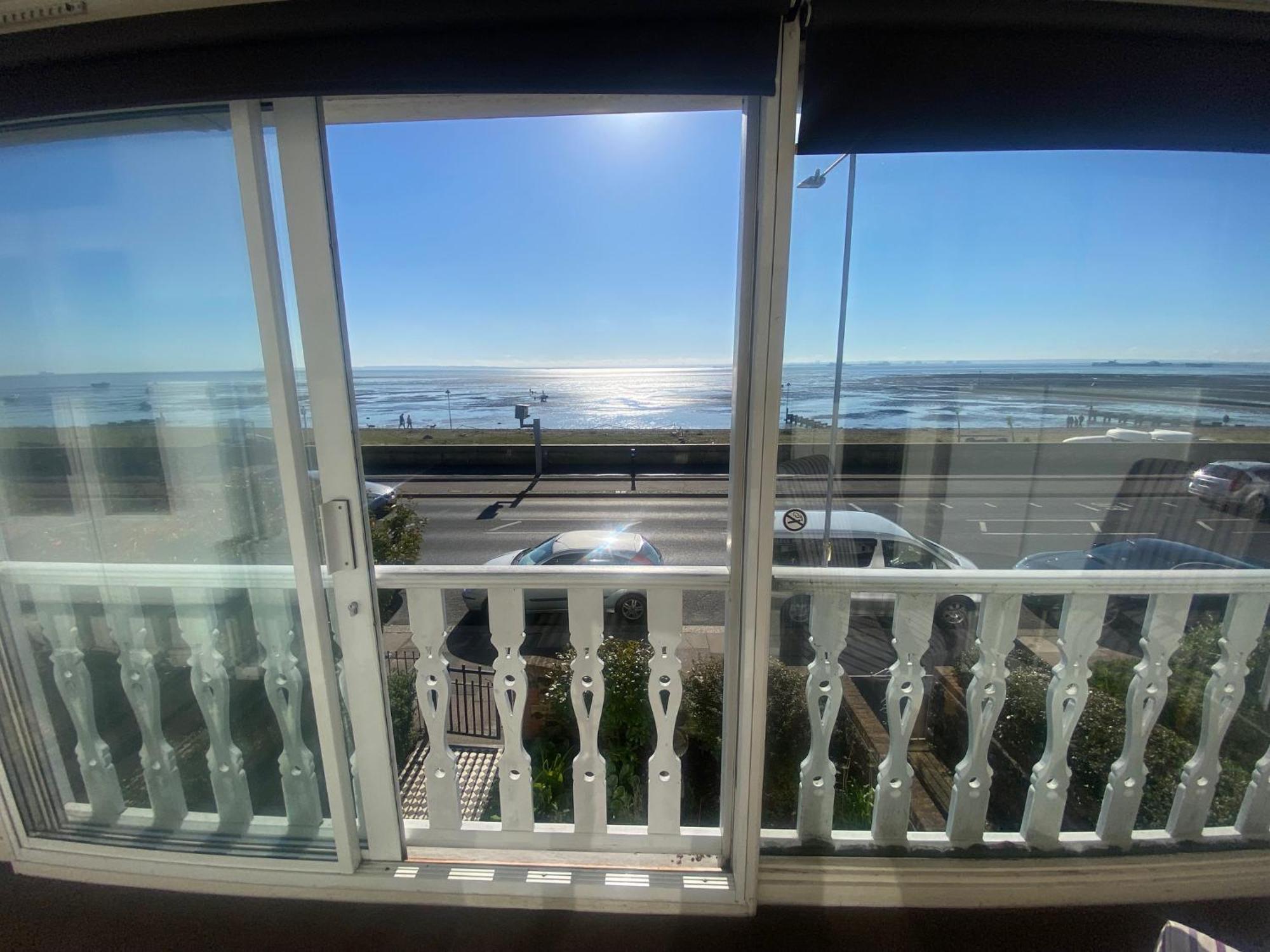 Pebbles 4* Southend-on-Sea