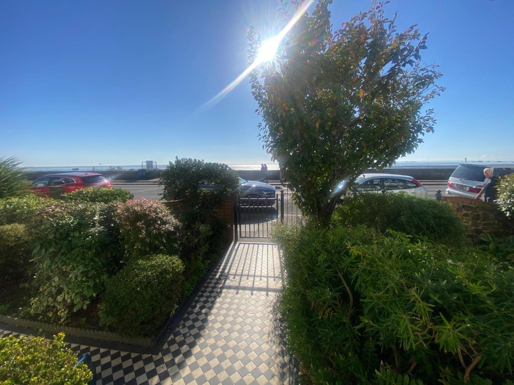 Pebbles Bed & Breakfast Southend-on-Sea
